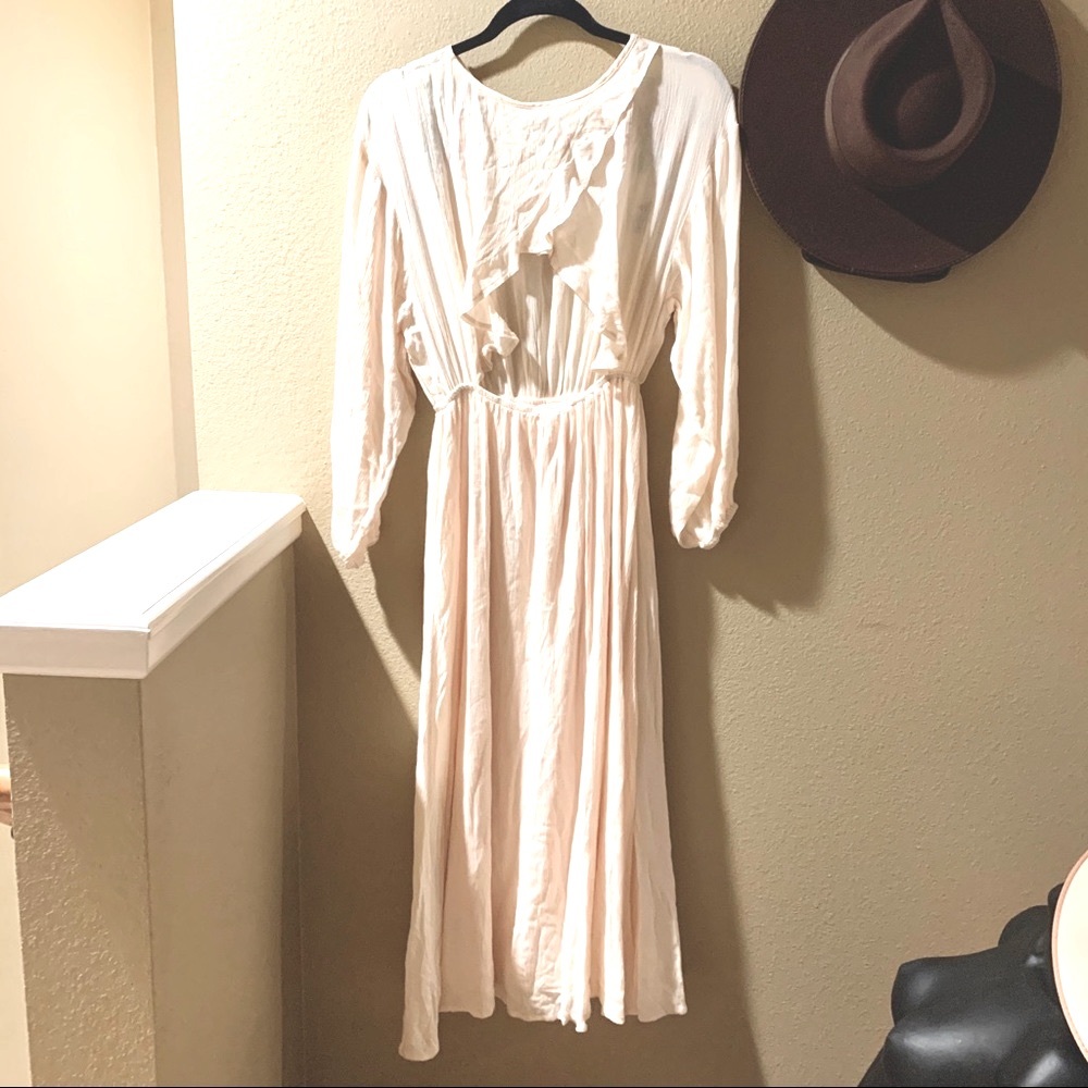 MOON RIVER NEW Embroidered Backless Maxi Dress - Picture 4 of 8